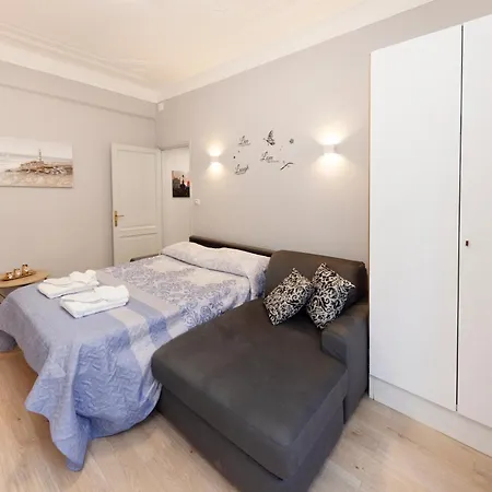 アパート Lo Scrigno -city House 5 Min From Brignole Station ジェノヴァ