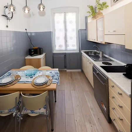 Lo Scrigno -city House 5 Min From Brignole Station Apartamento *