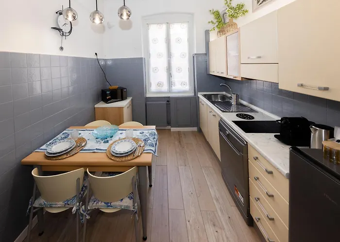 Lo Scrigno -city House 5 Min From Brignole Station דירה *