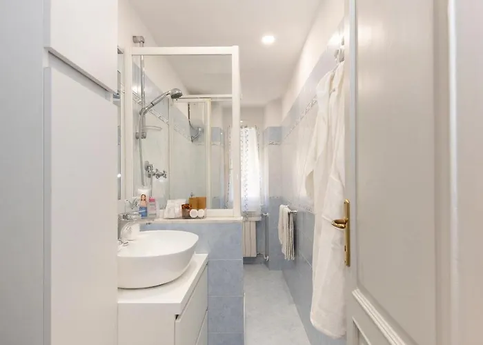 Lo Scrigno -city House 5 Min From Brignole Station דירה